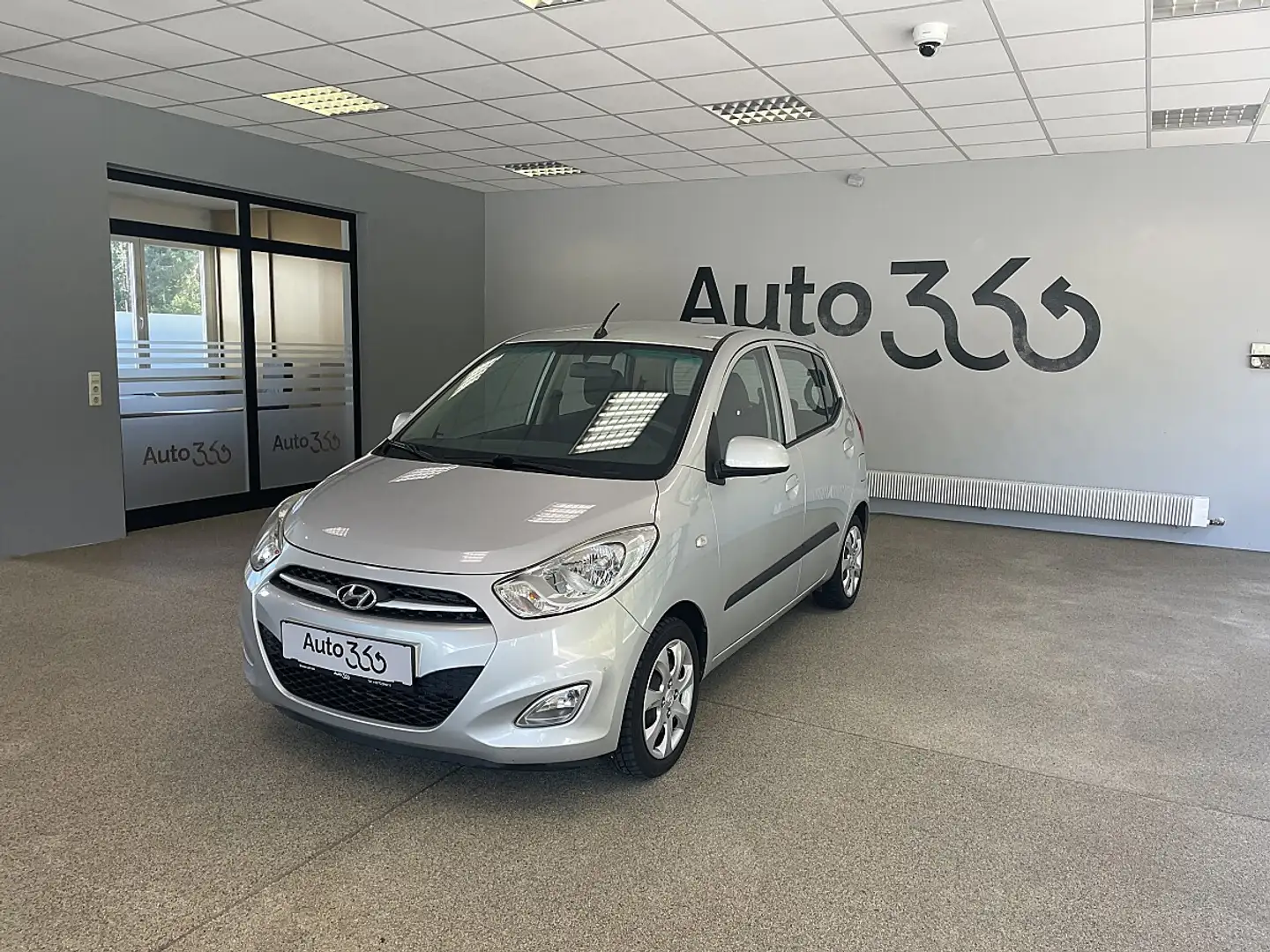 Hyundai i10 Grau - 2
