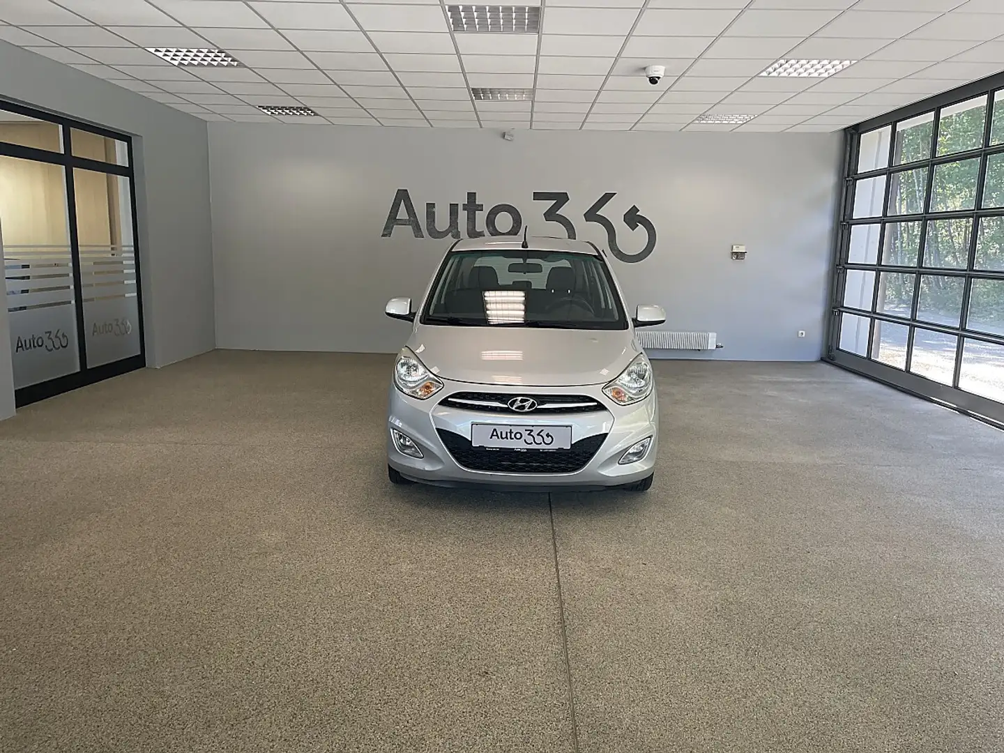 Hyundai i10 Grau - 1