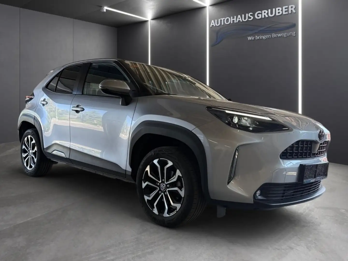 Toyota Yaris Cross Hybrid Silber - 2