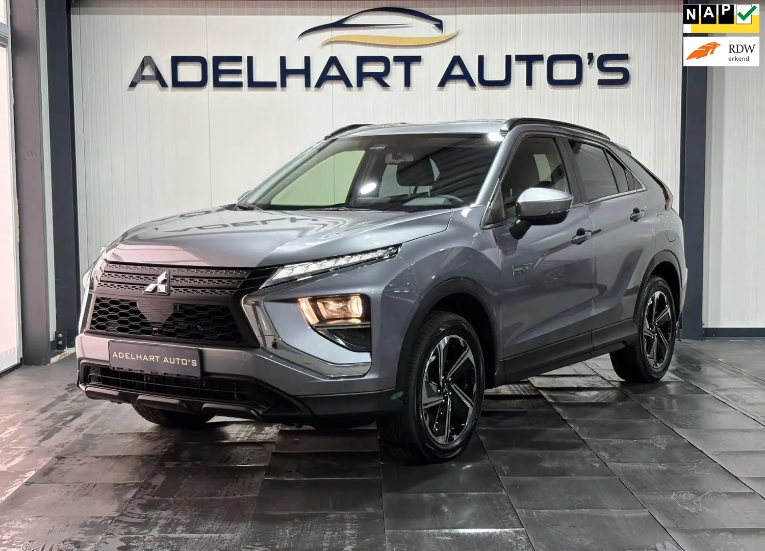 Mitsubishi Eclipse Cross 2.4 PHEV Automaat / Navigatie full map / Camera / Grau - 1