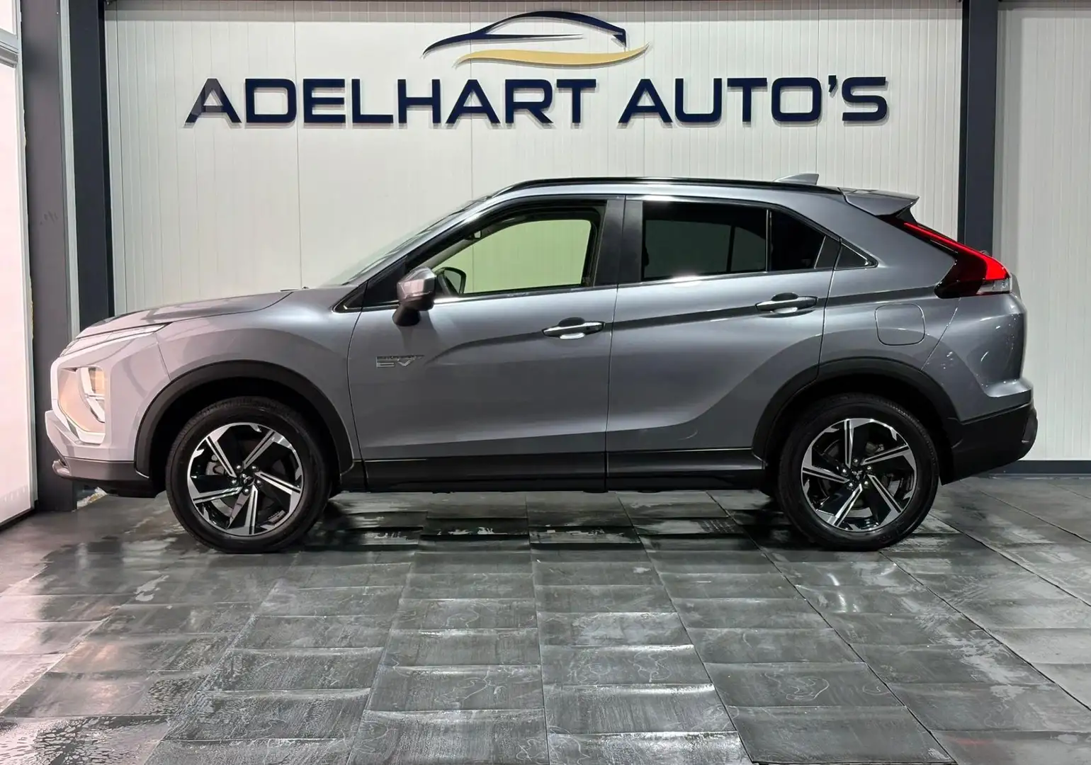 Mitsubishi Eclipse Cross 2.4 PHEV Automaat / Navigatie full map / Camera / Grau - 2