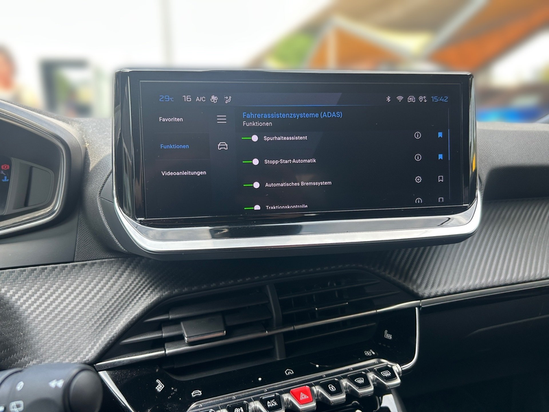 Peugeot 2008 1.2 PureTech 130 Allure LED PDC KlimaA AUT — photo 6