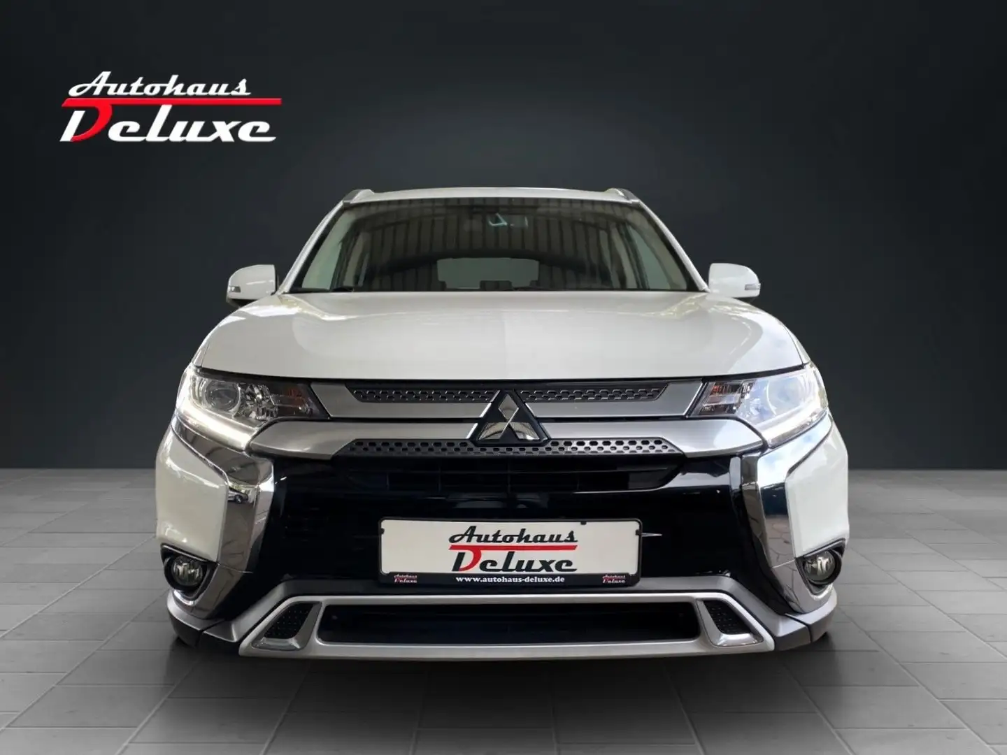 Mitsubishi Outlander 2,0 DIAMANT EDITION NAVI-KAMERA-LED Weiß - 2