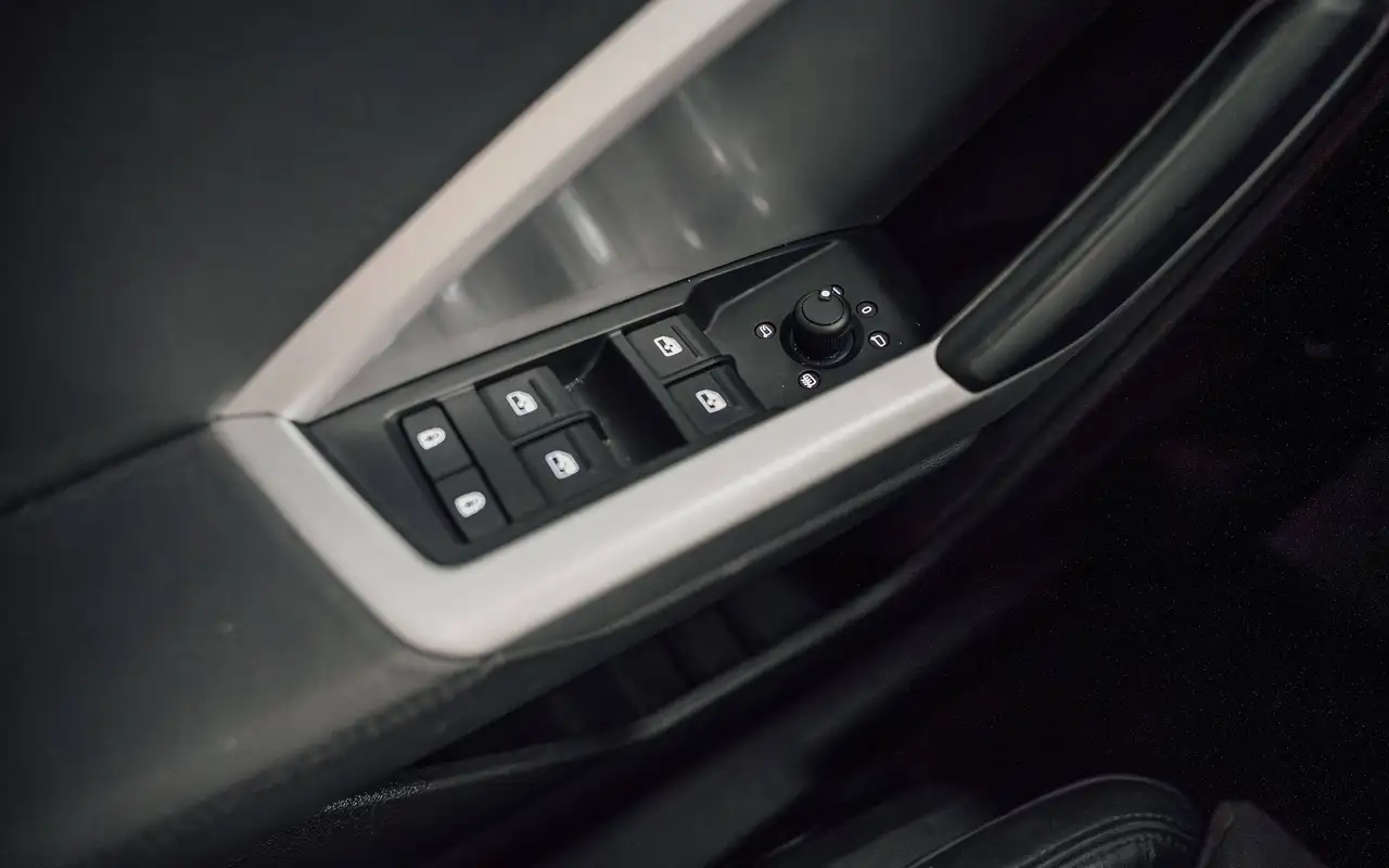 Audi Q3 Sportback 35 TFSI S line S tronic Incl. LED Keyless ACC Privacy Glass Camera, миниатюра 16