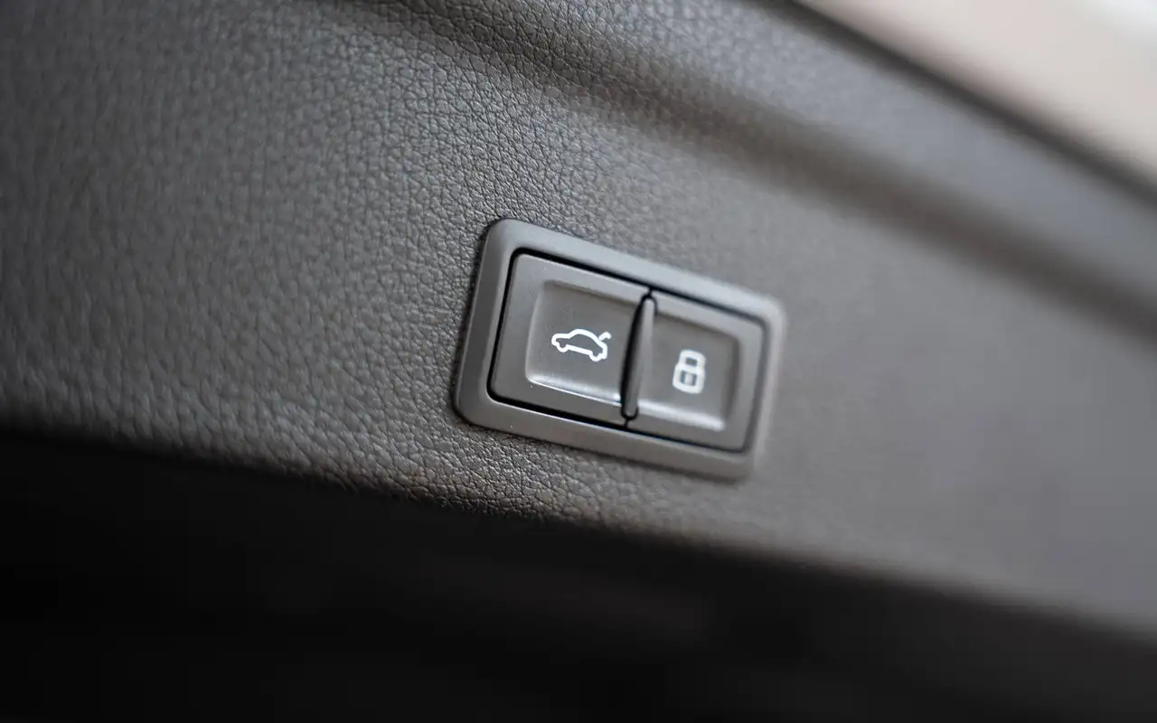Audi Q3 Sportback 35 TFSI S line S tronic Incl. LED Keyless ACC Privacy Glass Camera, миниатюра 9