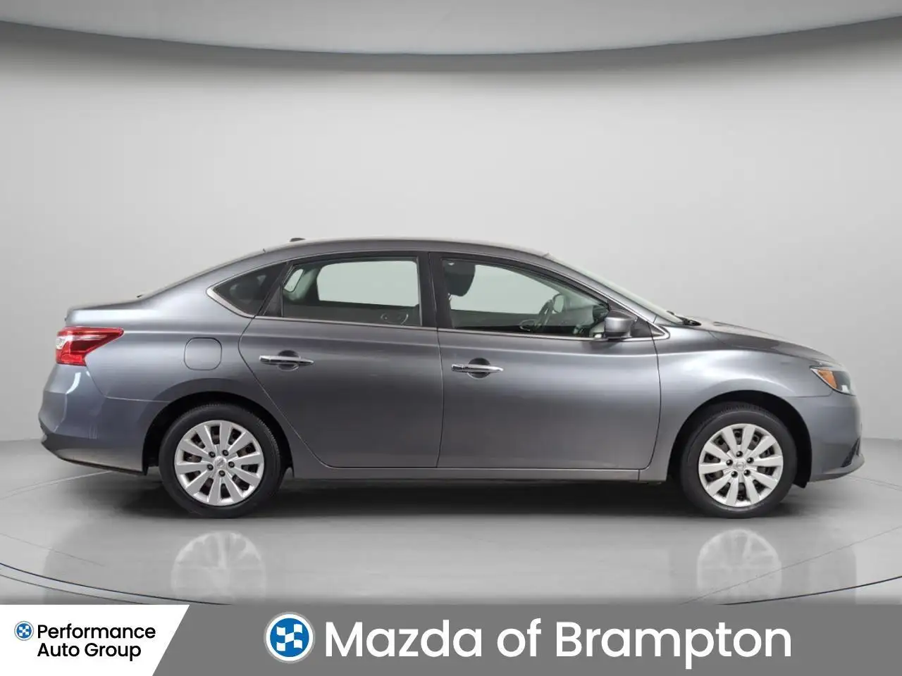 Nissan Sentra fotografie Nissan Sentra