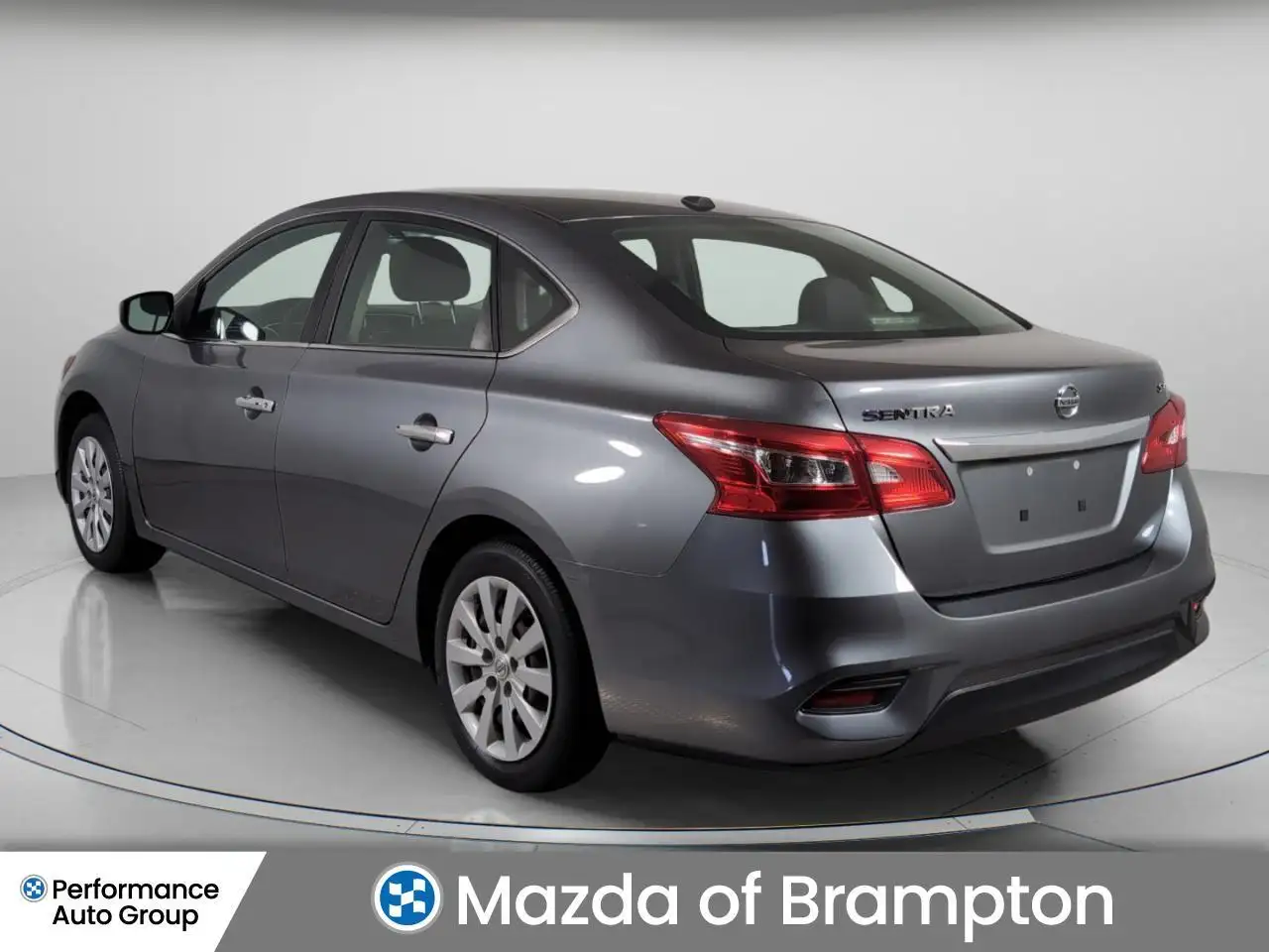 Nissan Sentra fotografie Nissan Sentra