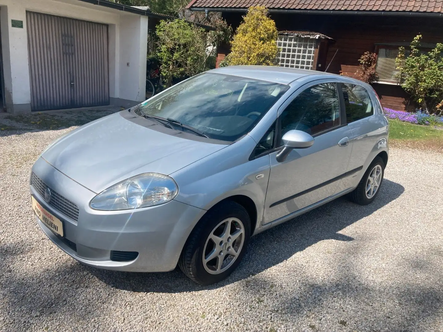 Fiat Grande Punto 1.4 8V Dynamic Grau - 1