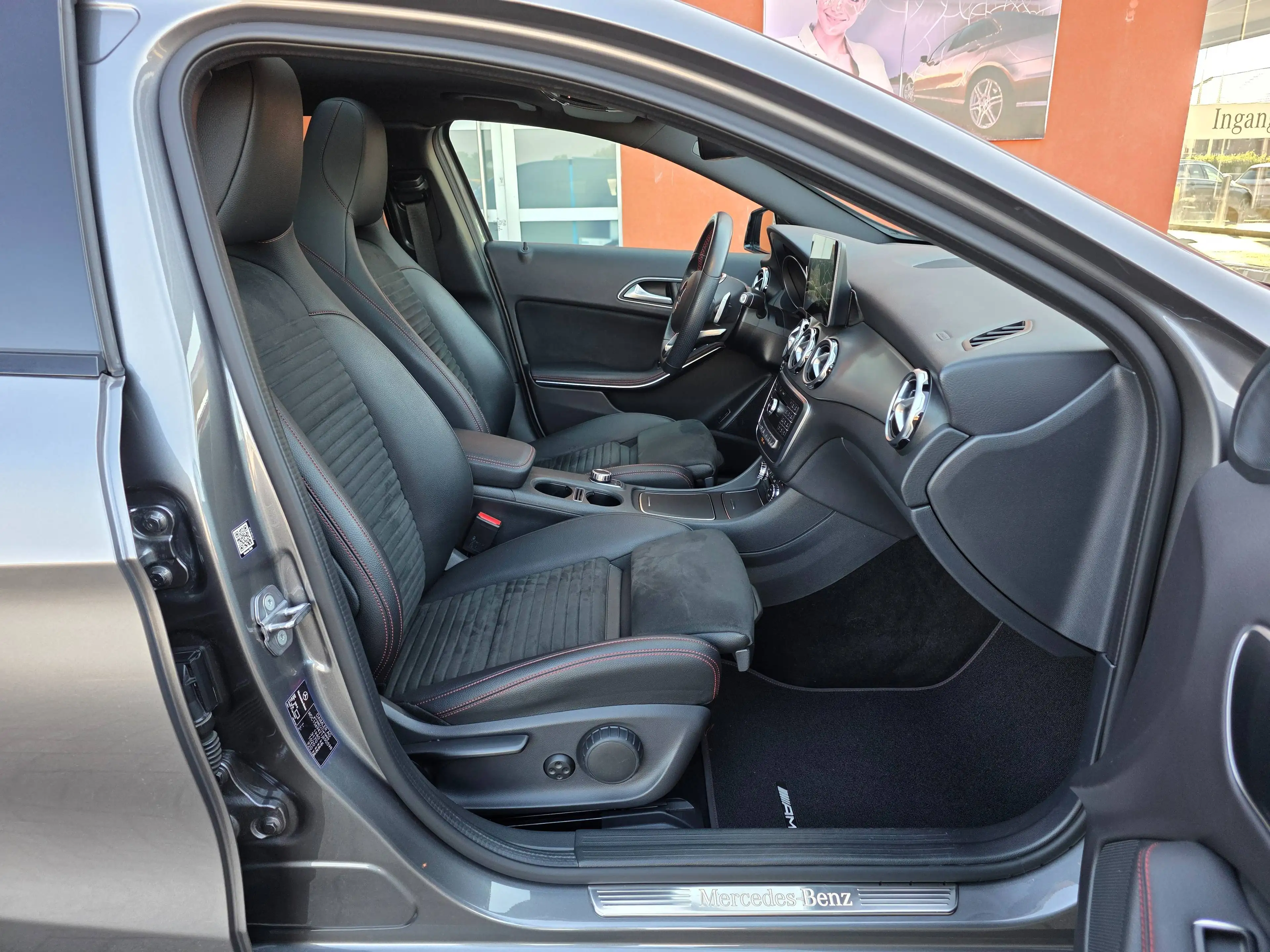 Mercedes-Benz GLA 180 GLA 180 AMG-Line - Automaat — photo 9