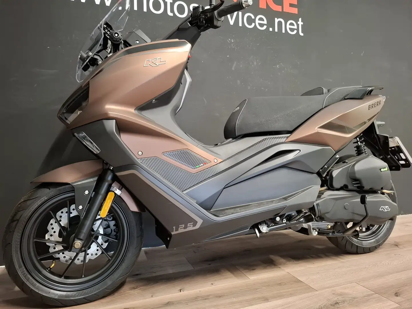 KL Motors Brera 300 Braun - 2