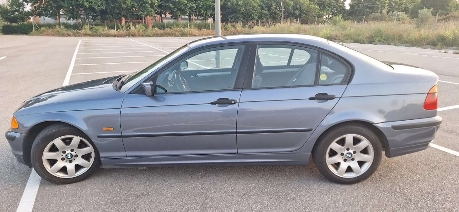 BMW 320 320d Azul - 1