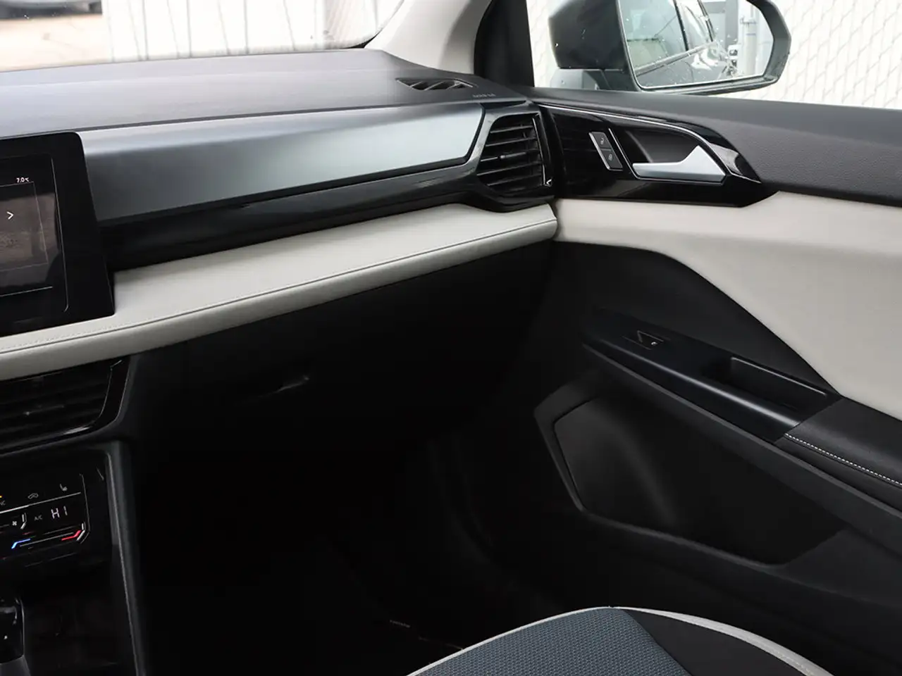 Volkswagen Taos снимка Volkswagen Taos