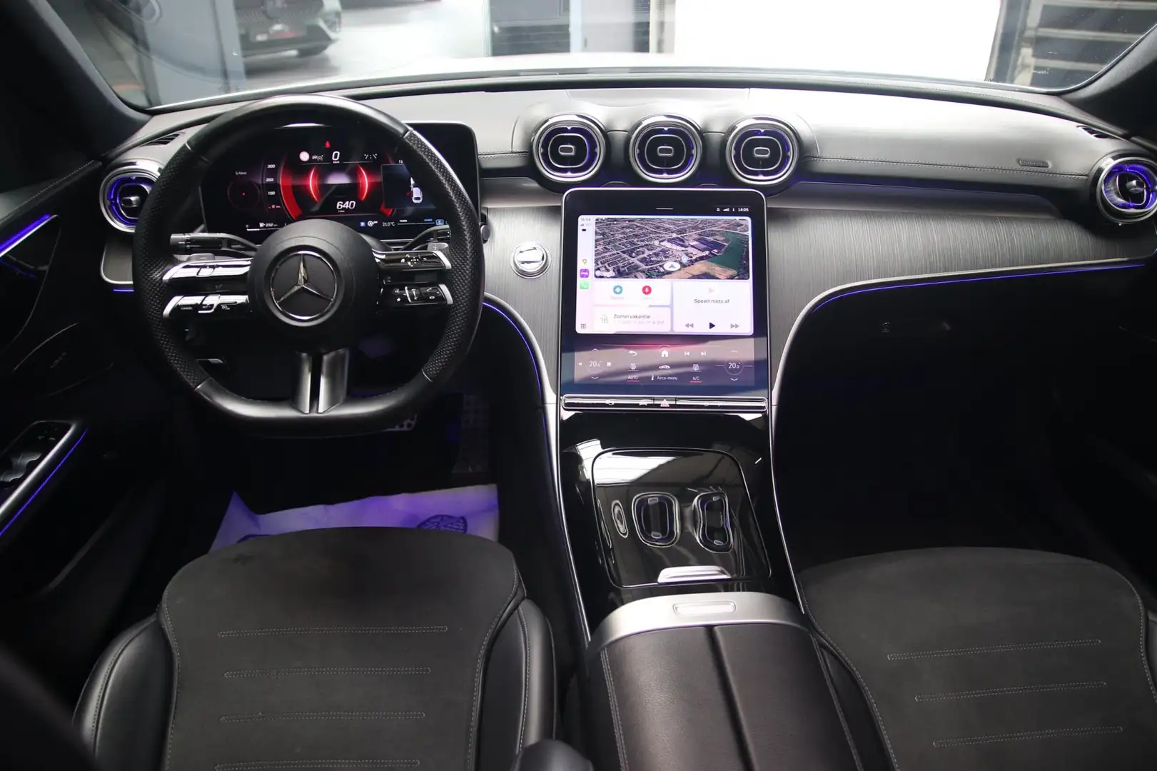 Mercedes-Benz C 200 AMG PANO-CAMERA-SFEER-CARPLAY Wit - 2