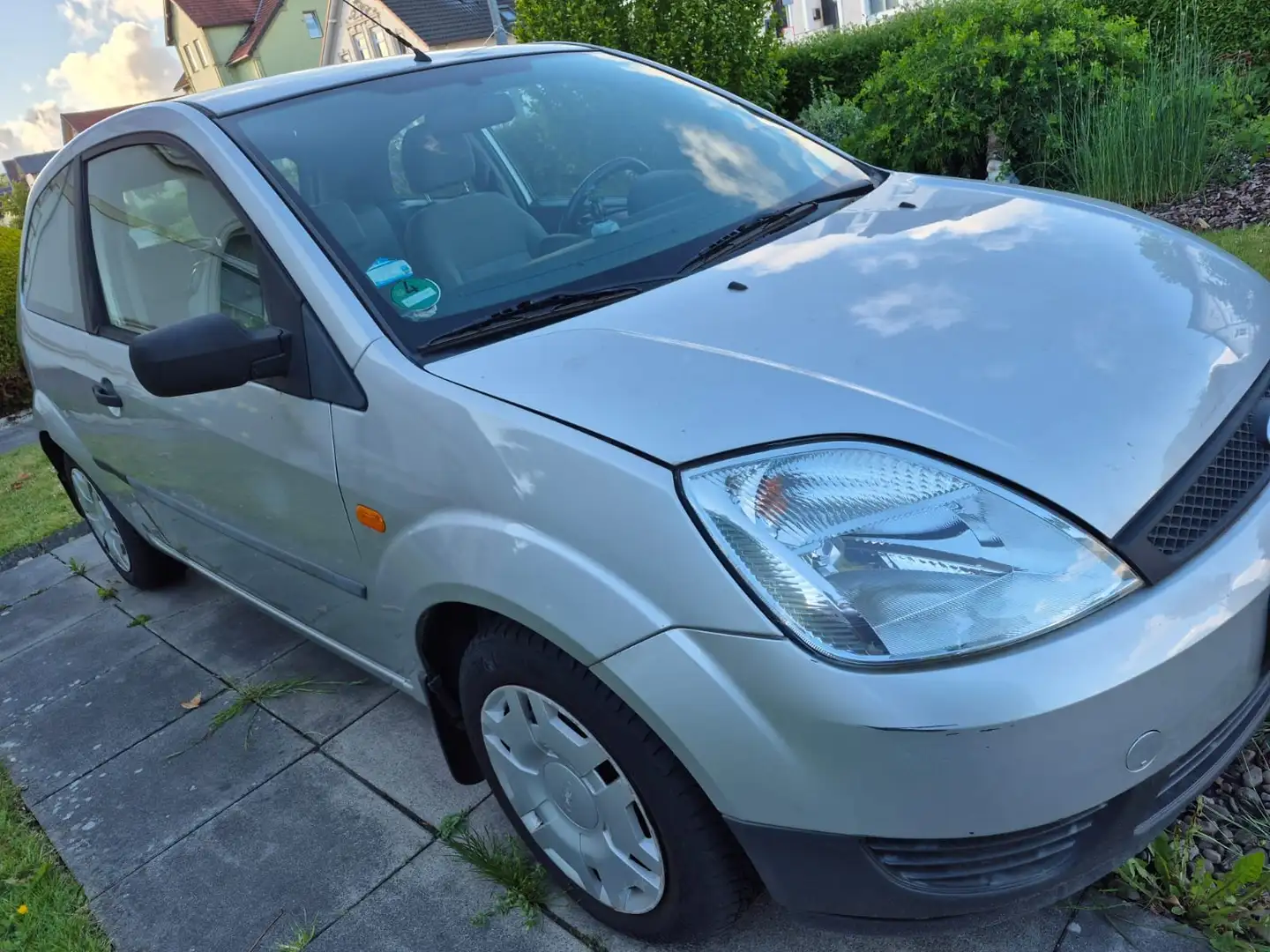 Ford Fiesta Grau - 1