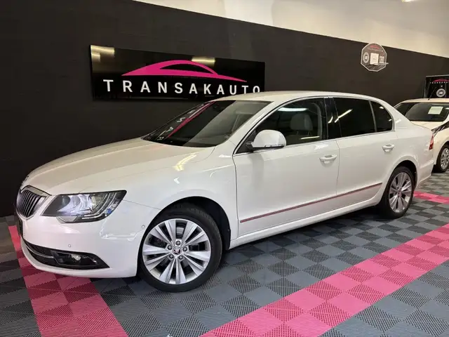 Skoda Superb 2.0 TDI 170ch DSG7 ELEGANCE Entretien complet GPS Radar de Recul