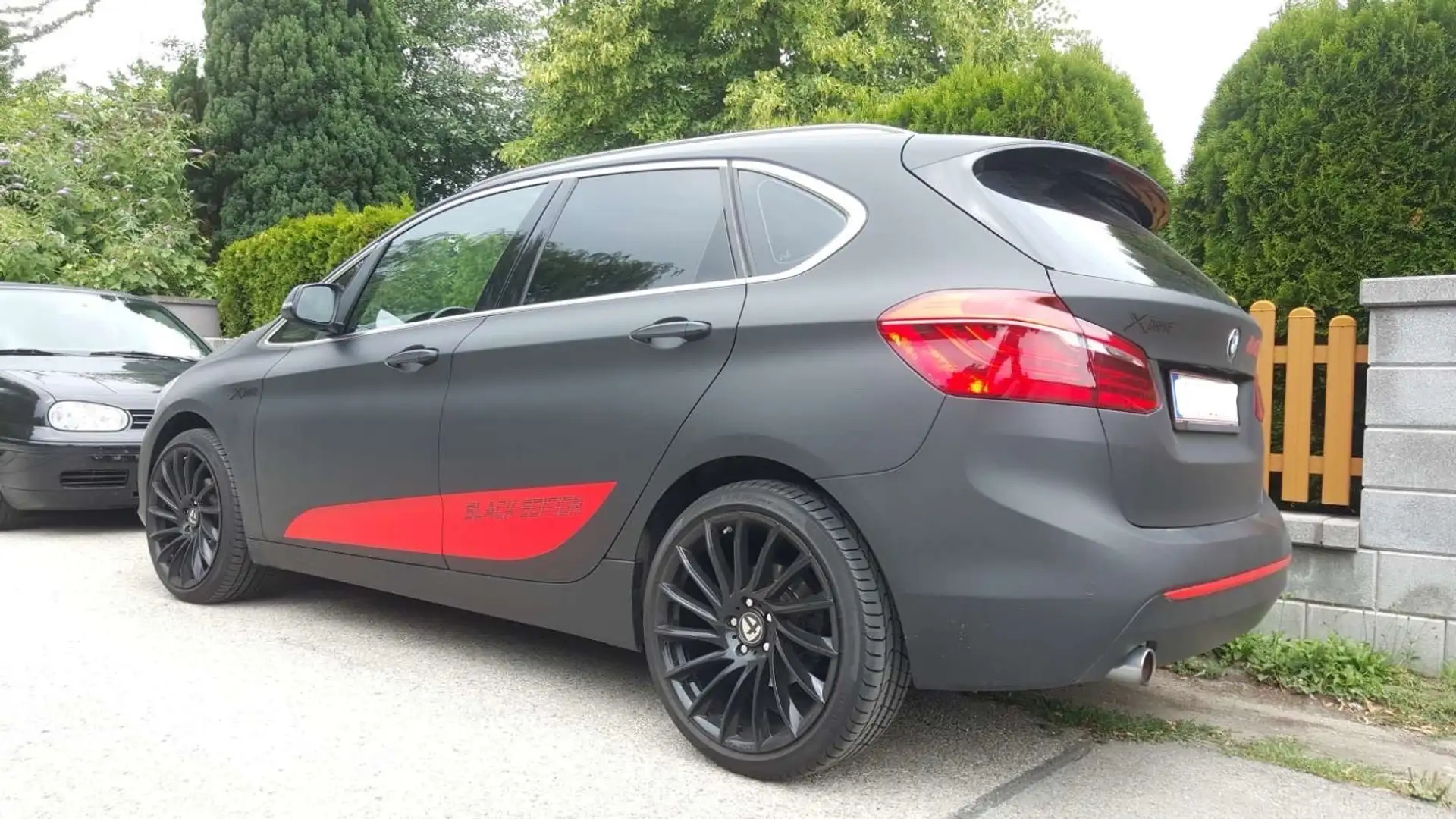 BMW 218 BMW 2er-Reihe Active Tourer 218d xDrive Sport Line Schwarz - 1