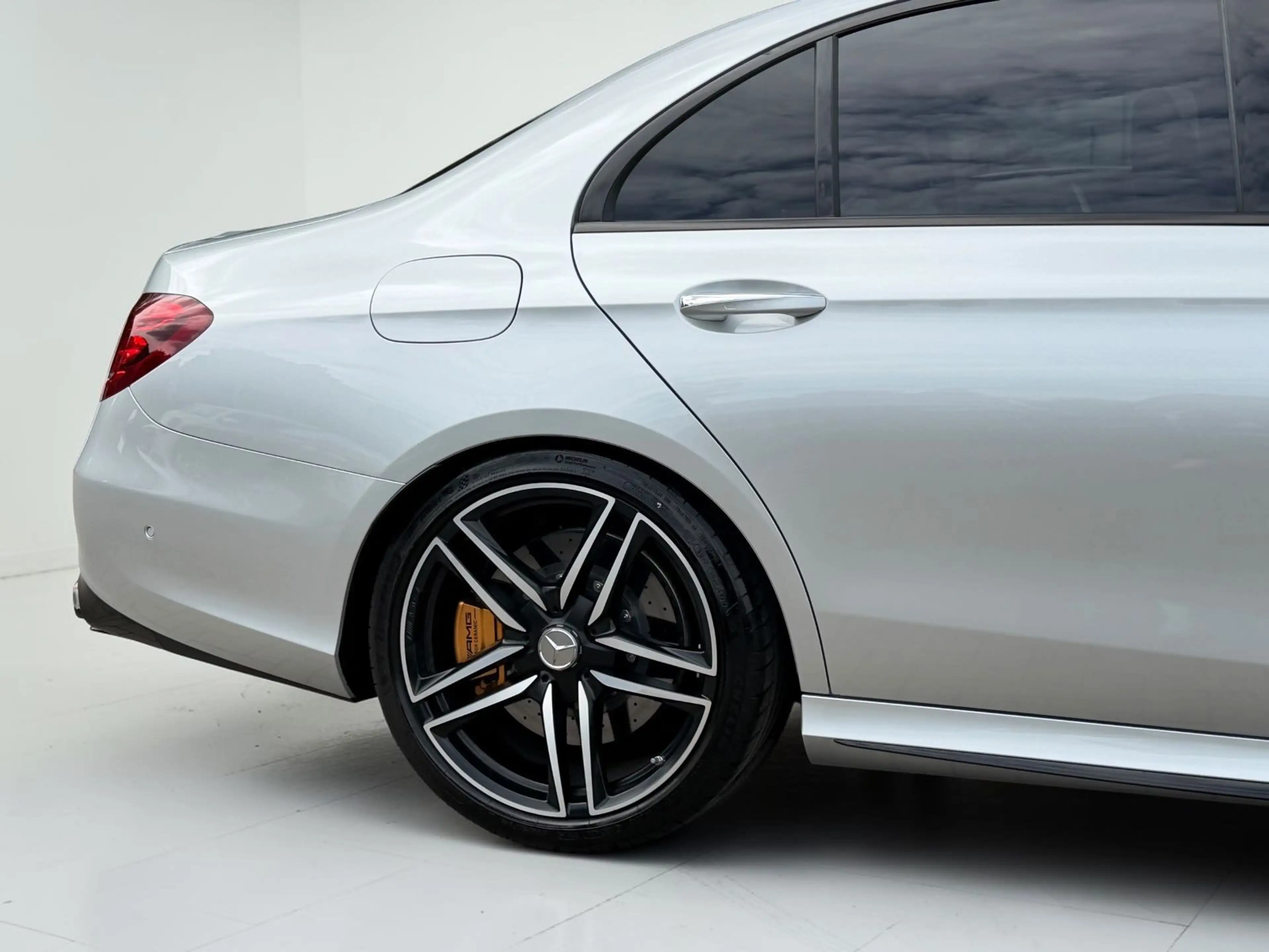 Mercedes-Benz E 63 AMG E 63s AMG 4Matic+*PANO*KERAMIK*BURMESTER*360°LED — photo 9