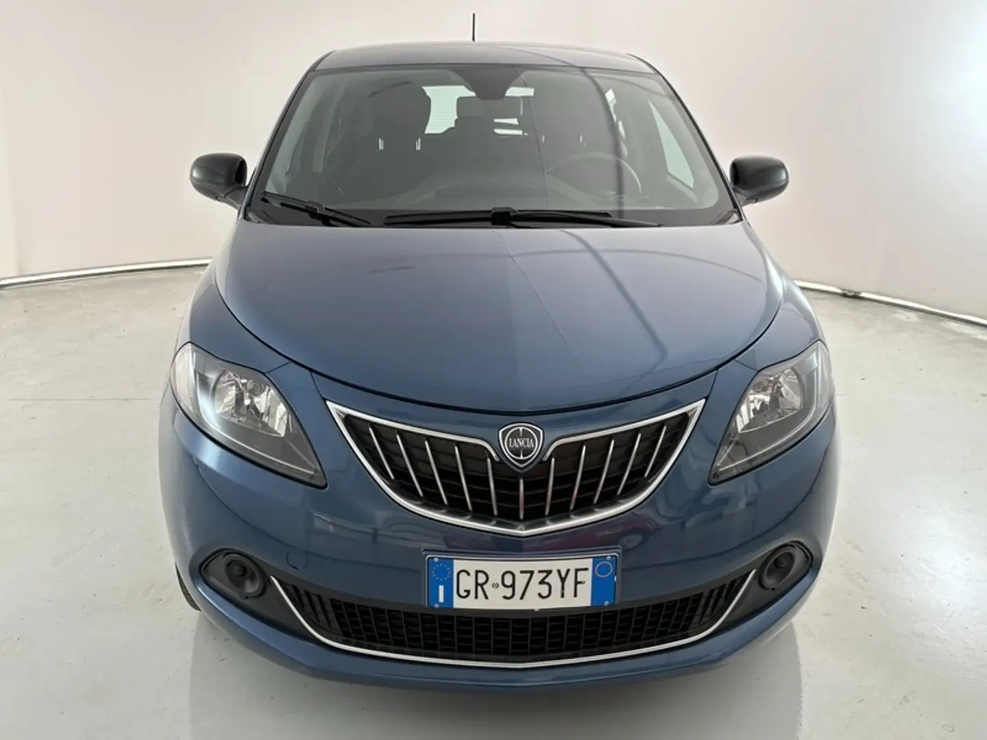 Lancia Ypsilon 1.0 FireFly Hybrid Platino Blauw - 2