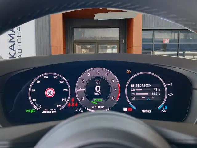 Porsche Cayenne view 10
