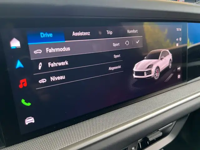 Porsche Cayenne view 11