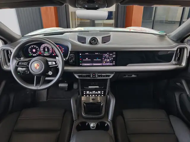Porsche Cayenne view 7