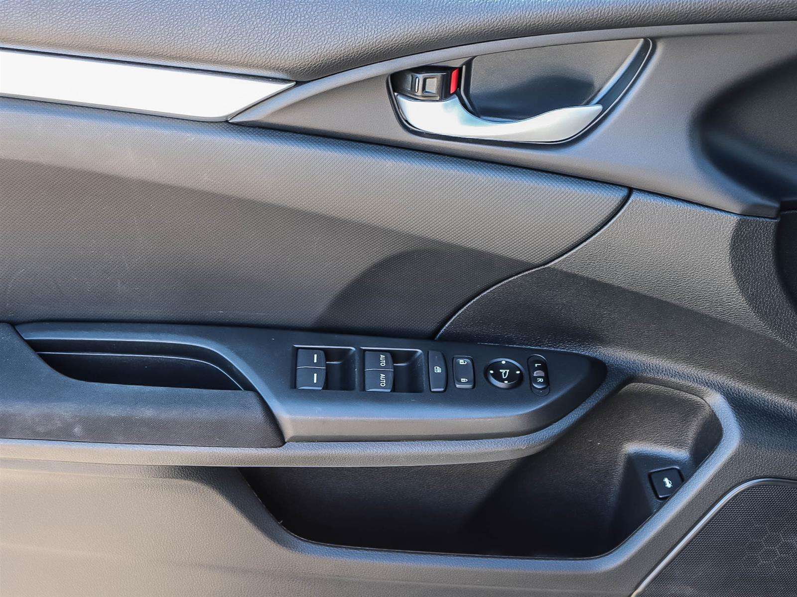 2018 Honda Civic SE thumb 8