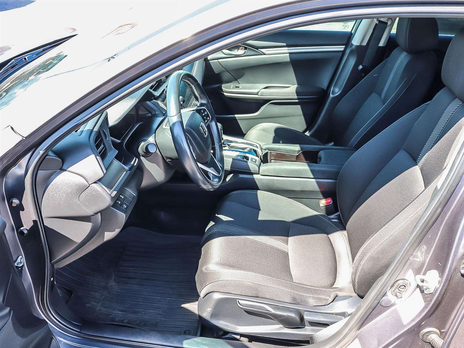 2018 Honda Civic SE thumb 10