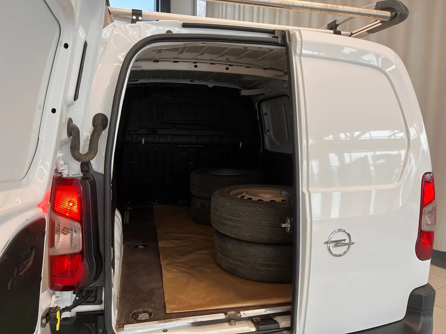 Opel Combo 1,5 Diesel XL (+) Enjoy Weiß - 2