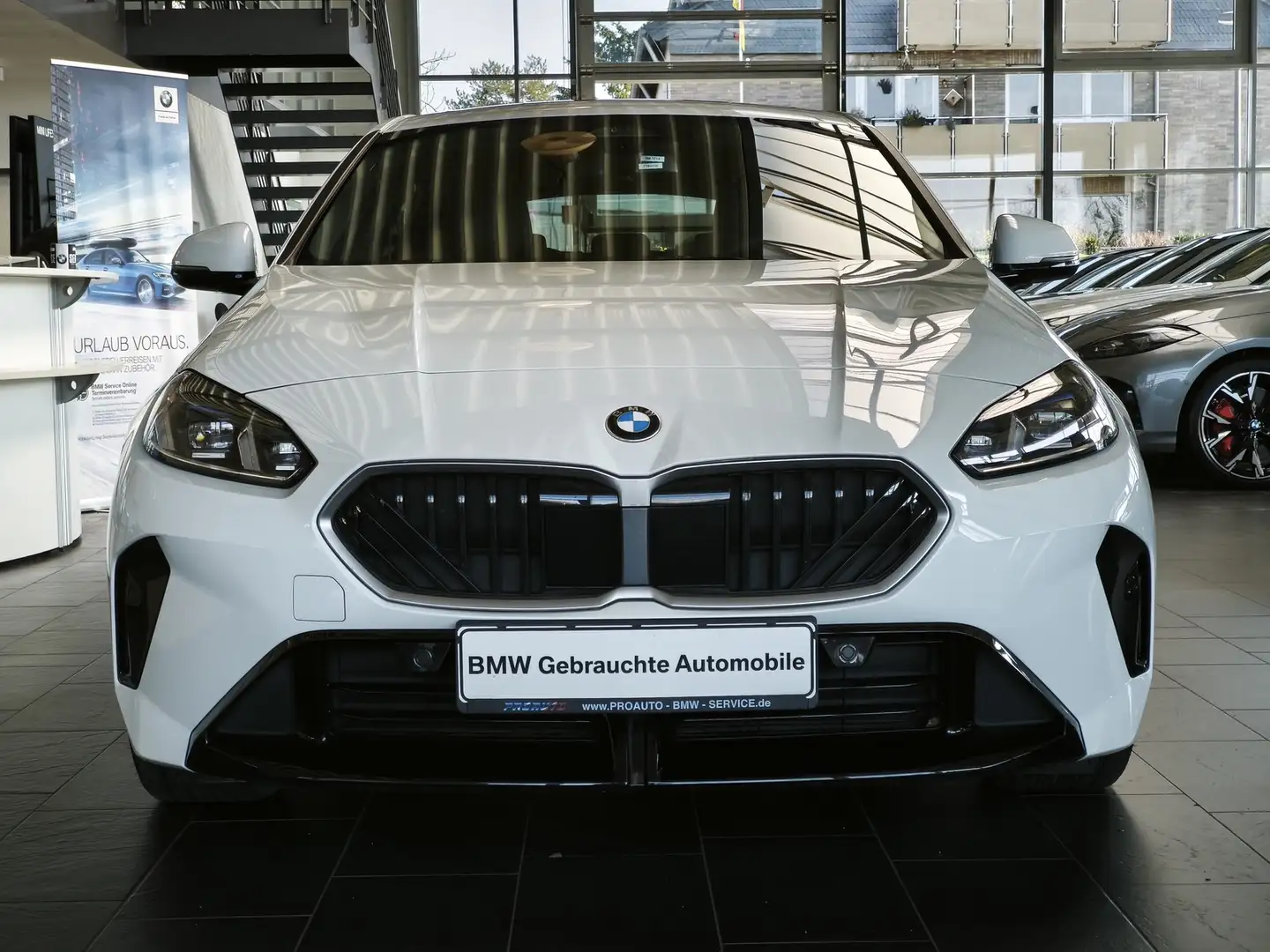 BMW 120 i M Sport PANO/Dr.As+/19"/Komf.Zugang Weiß - 2