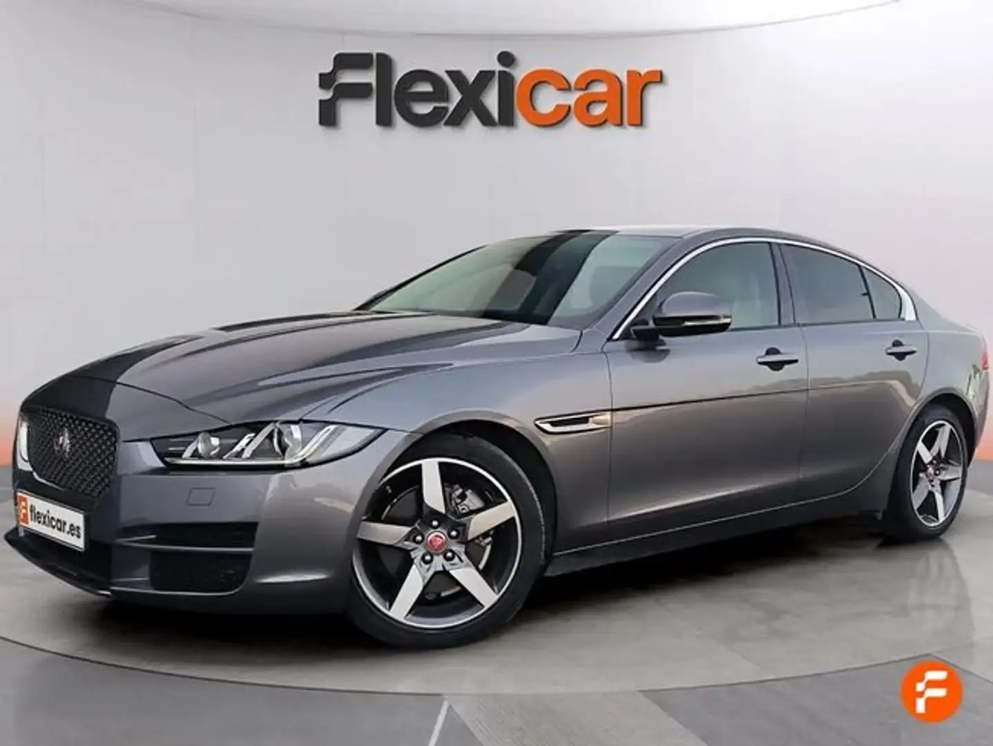 Jaguar XE 2.0 Diesel Pure AWD Aut. 180 Gris - 2