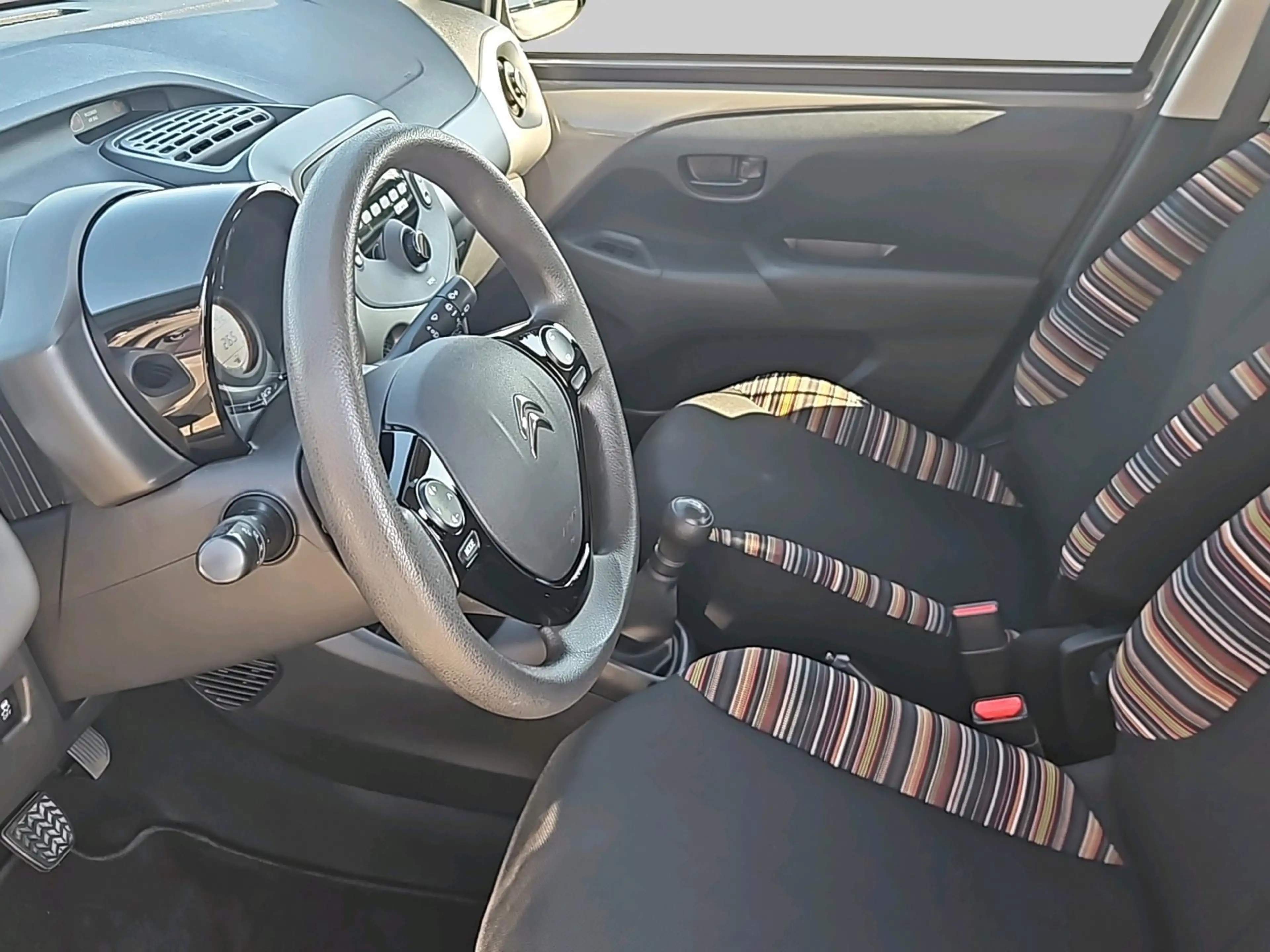 Citroen C1 1.0 e-VTi Feel | Achterbank in delen neerklapbaar — photo 13