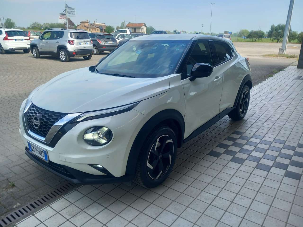 Nissan Juke 1.0 dig-t N-Connecta 114cv - NESSUN VINCOLO