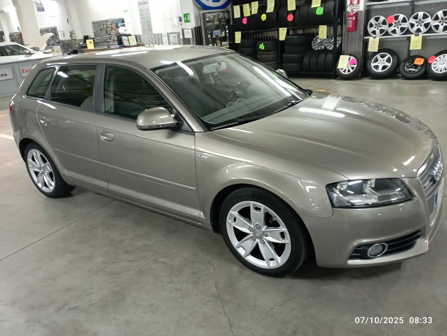 Audi A3 Sportback 1.6 Ambition Bronzo - 1
