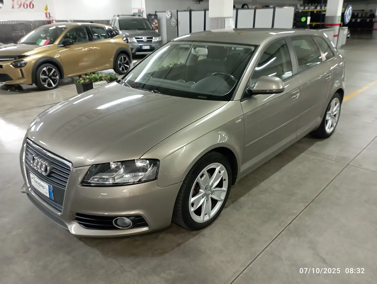 Audi A3 Sportback 1.6 Ambition Bronzo - 2