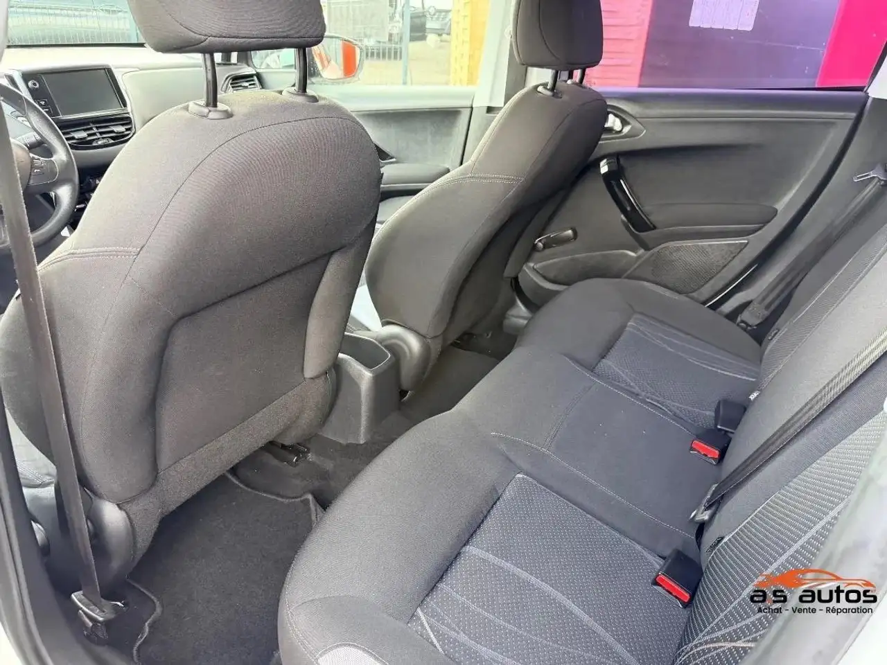 Peugeot 208 208 — photo 10