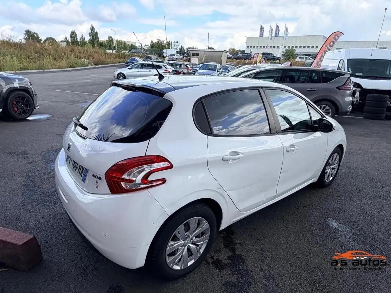 Peugeot 208 208 — photo 6