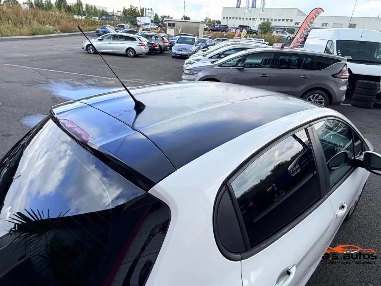 Peugeot 208 208 — photo 5