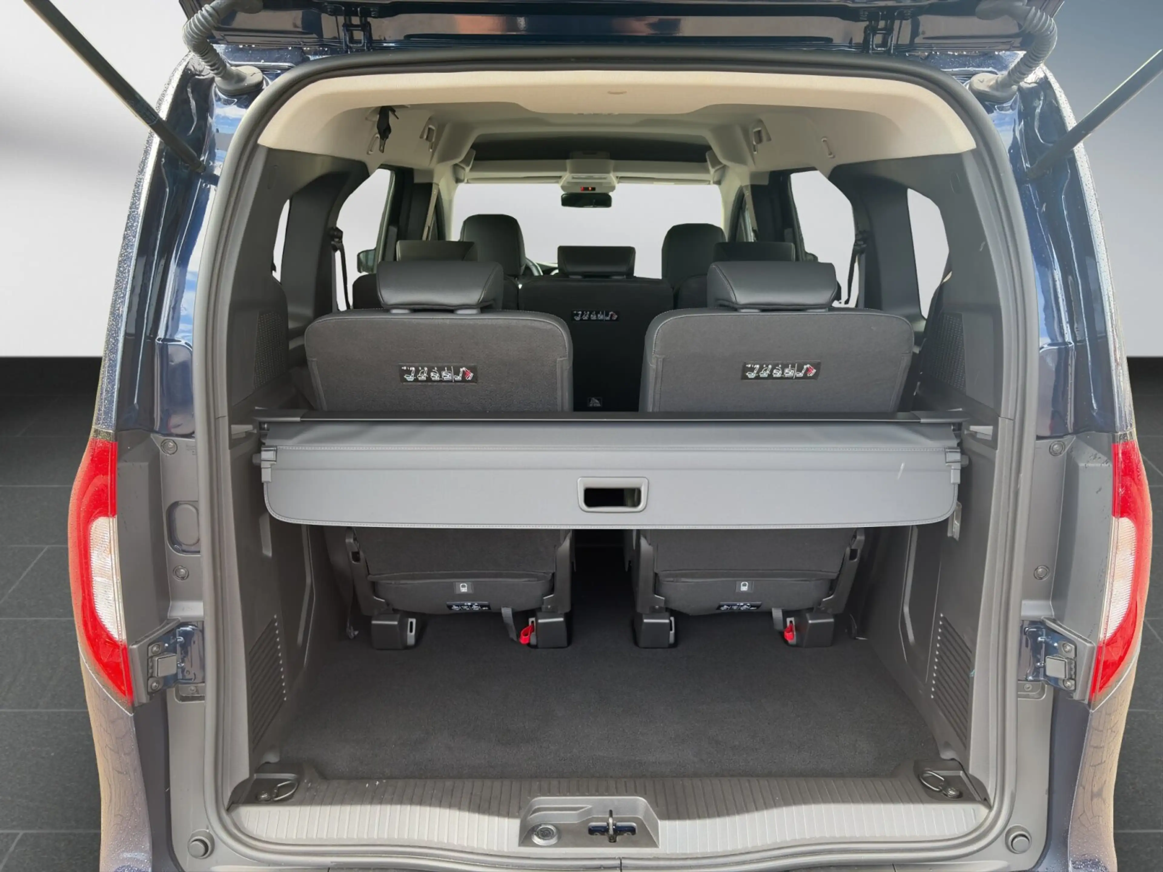 Mercedes-Benz T-Class T 180 L Progressive Ed *7-SITZER*AHK*NAVI*R'FK* — photo 14