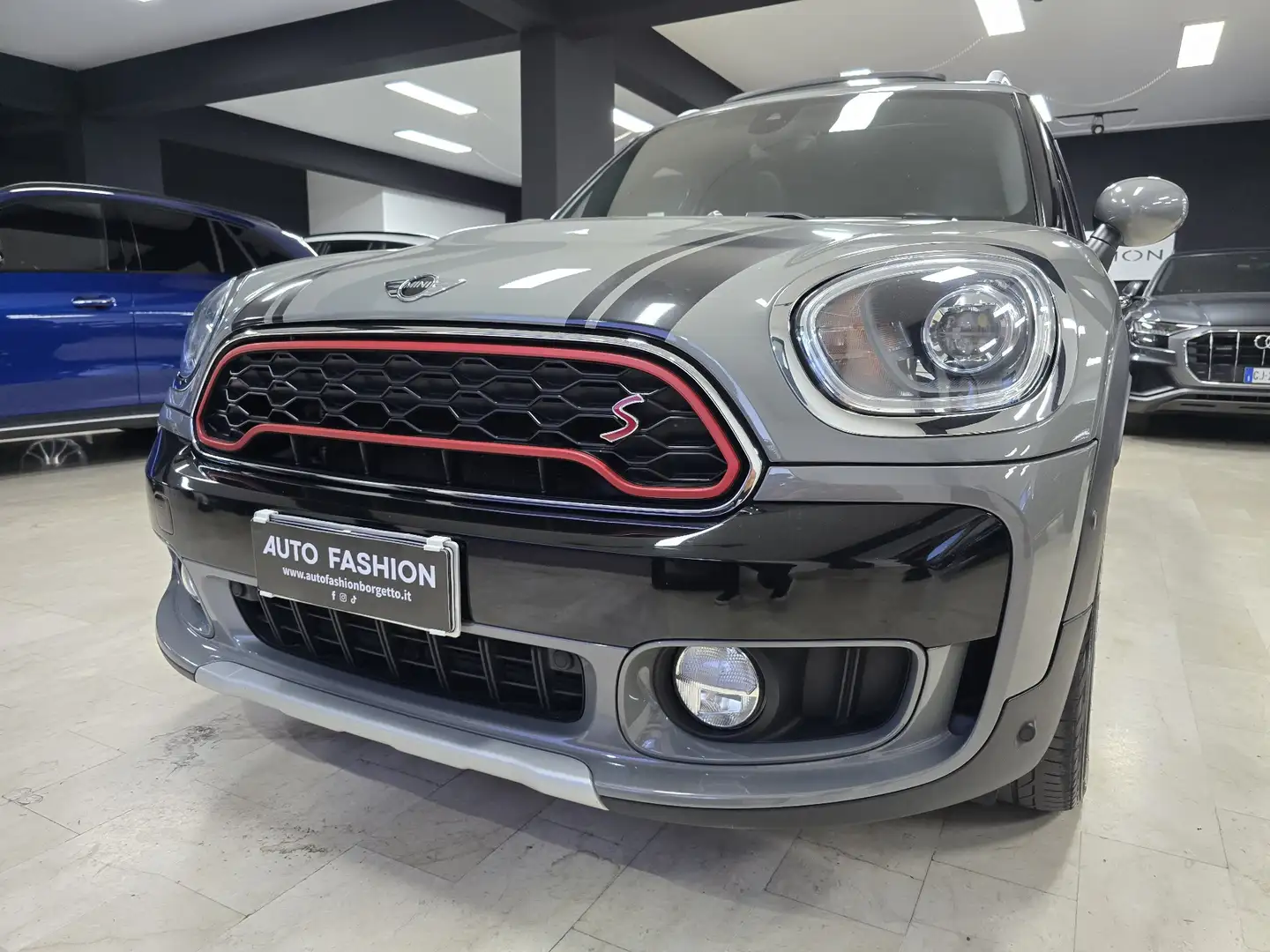 MINI Cooper SD Countryman Mini Countryman 2.0 Cooper SD all4 auto (Tetto) Šedá - 2