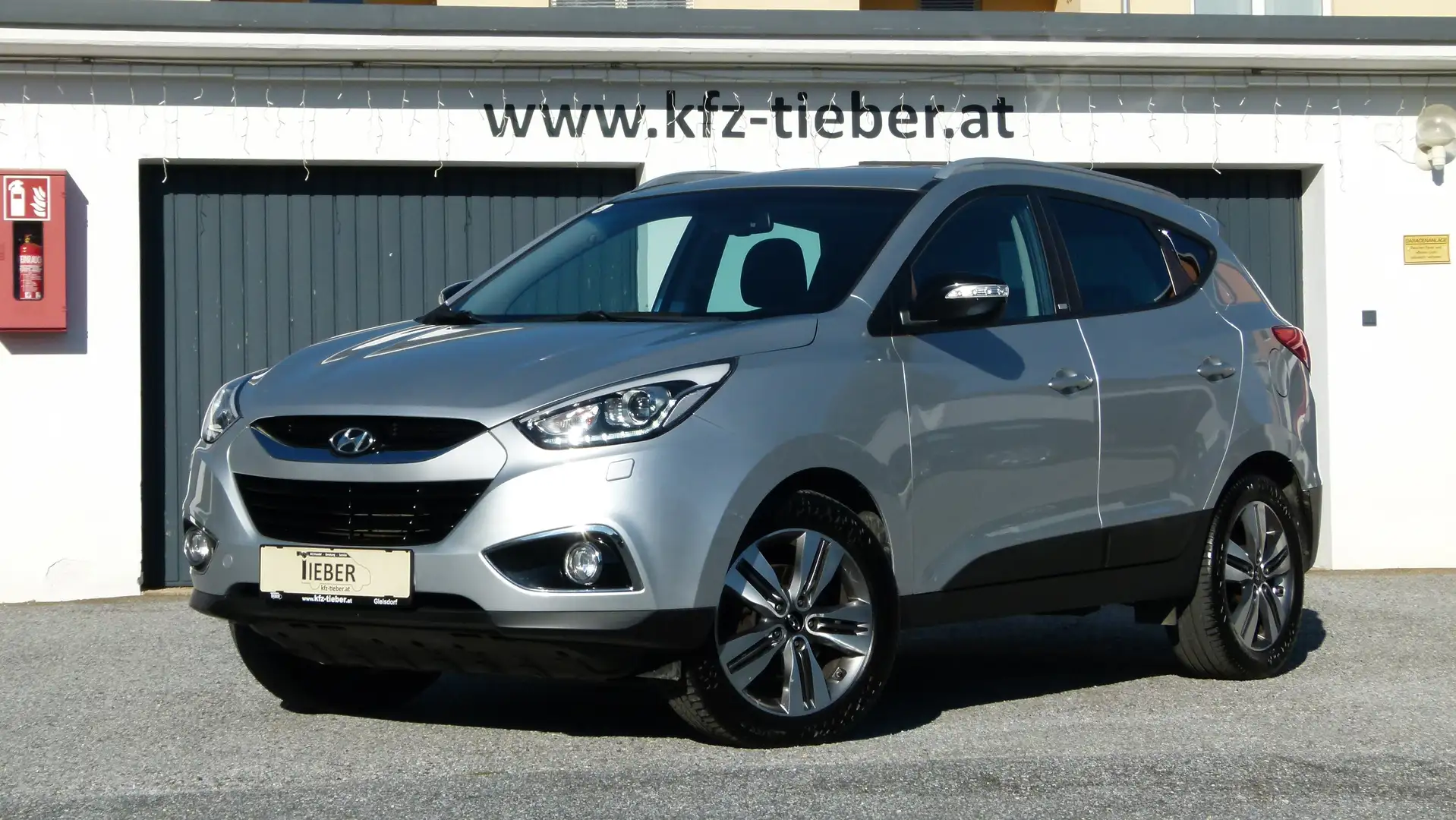 Hyundai iX35 2,0 CRDi GO Plus Aut. *4x4*XENON*1.BESITZ* Gris - 1