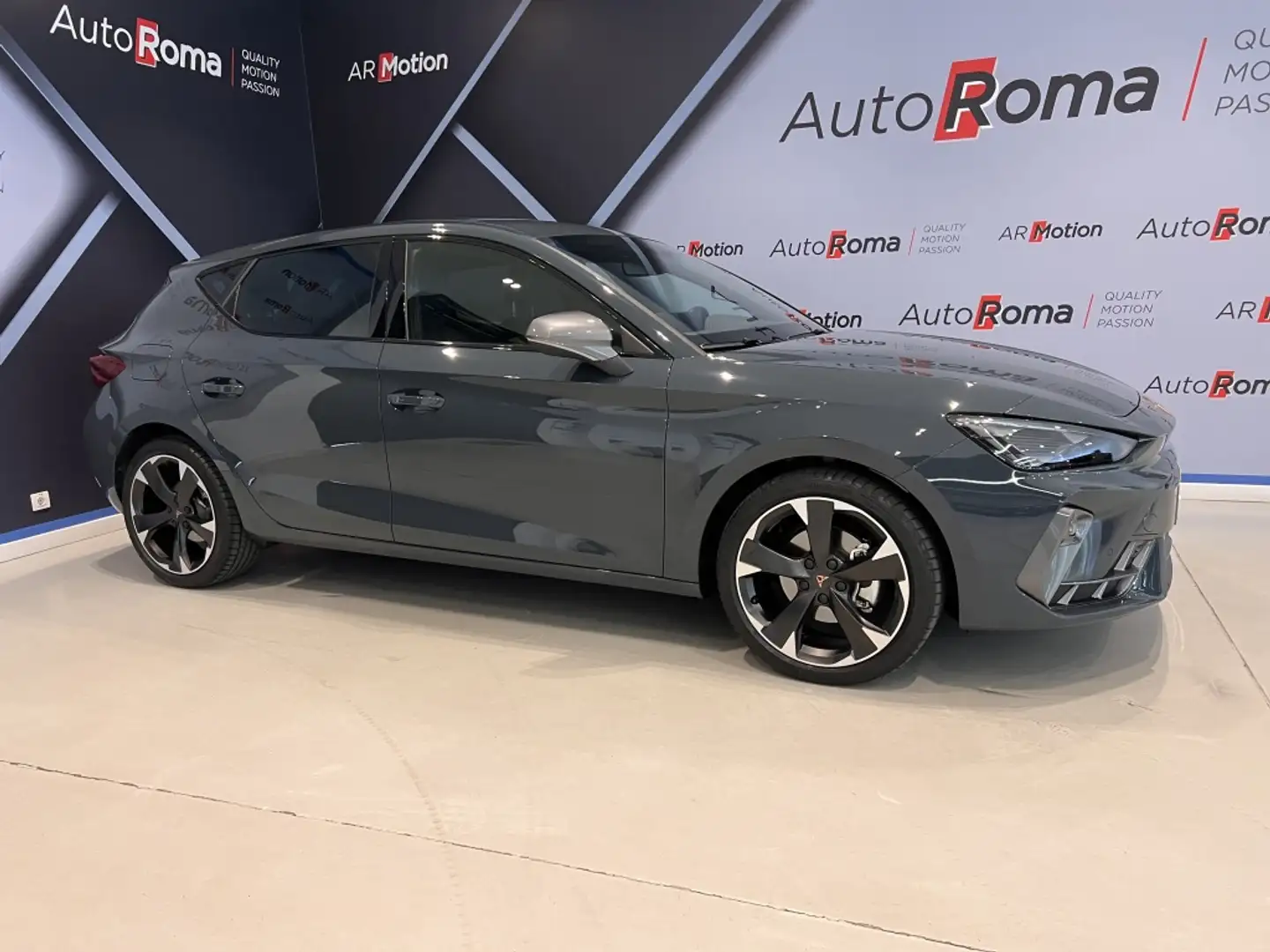 CUPRA Leon 1.5 TSI 110 Gris - 2