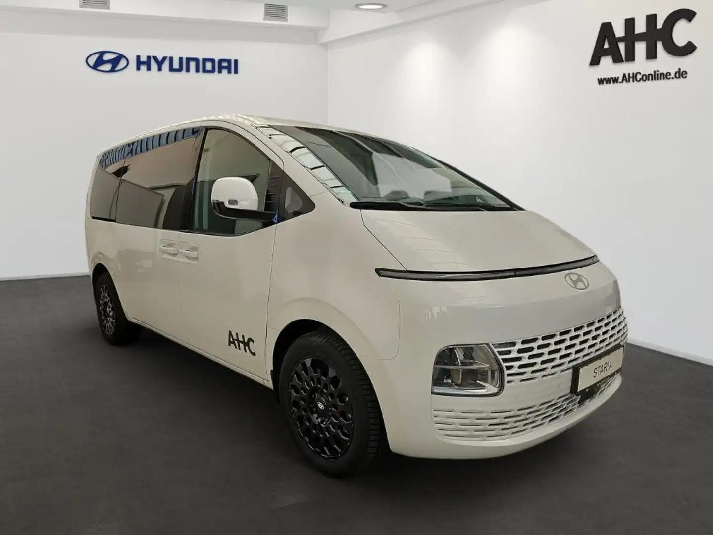 Hyundai STARIA (9-Sitzer) HEV 1.6 T-GDI 2WD 6-AT Trend Weiß - 2