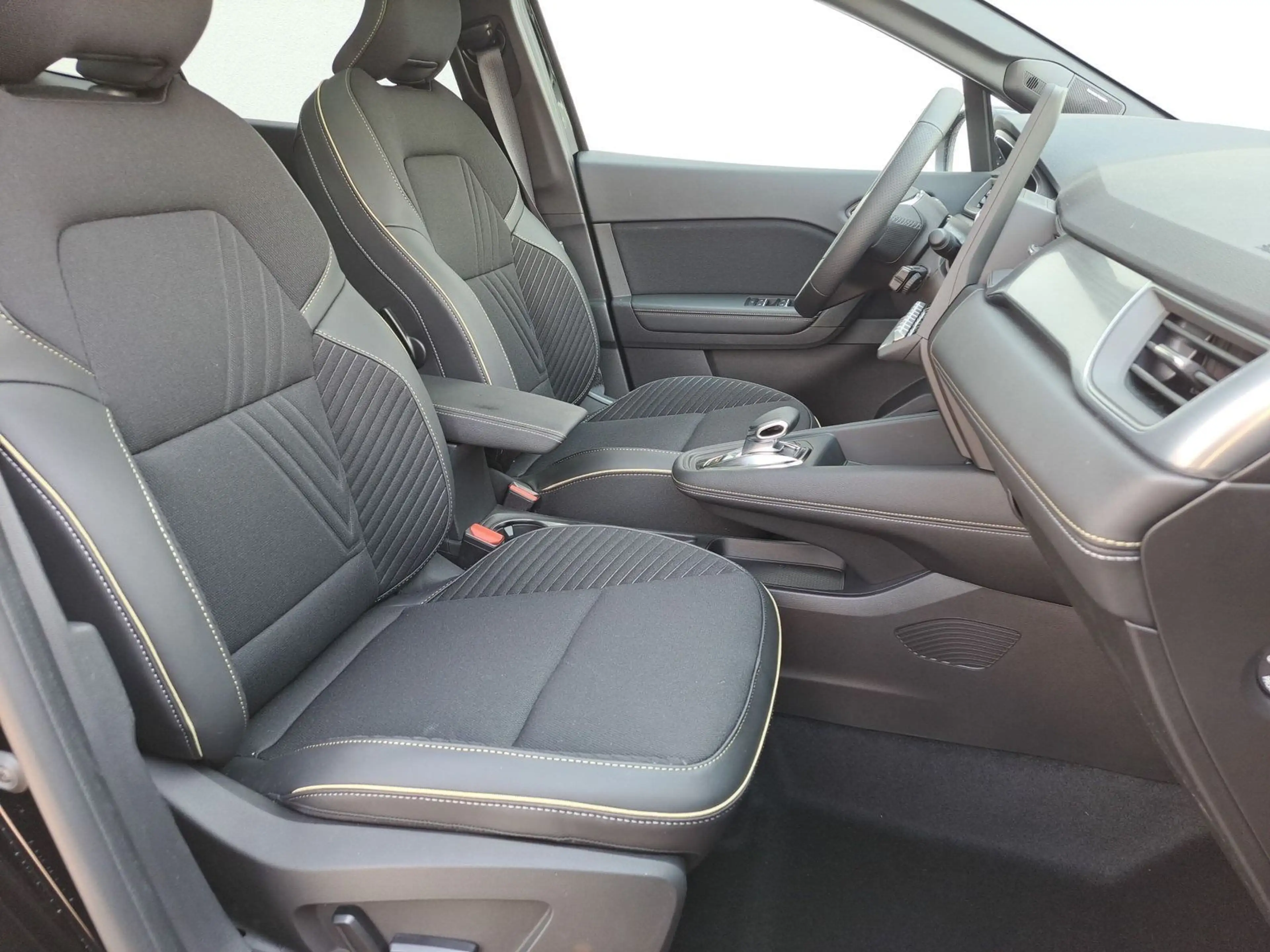 Renault Symbioz 1.6 E-TECH Full Hybrid 145 Iconic — photo 13
