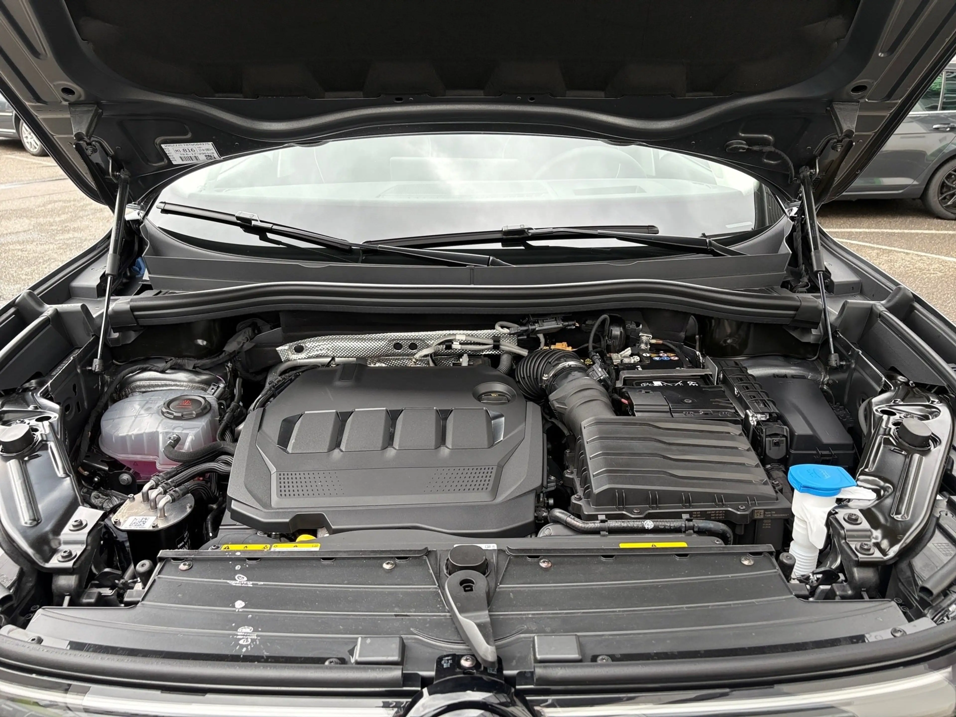 Volkswagen Tiguan 2.0 TDI Elegance *AHK*NAVI*KAMERA* — photo 9