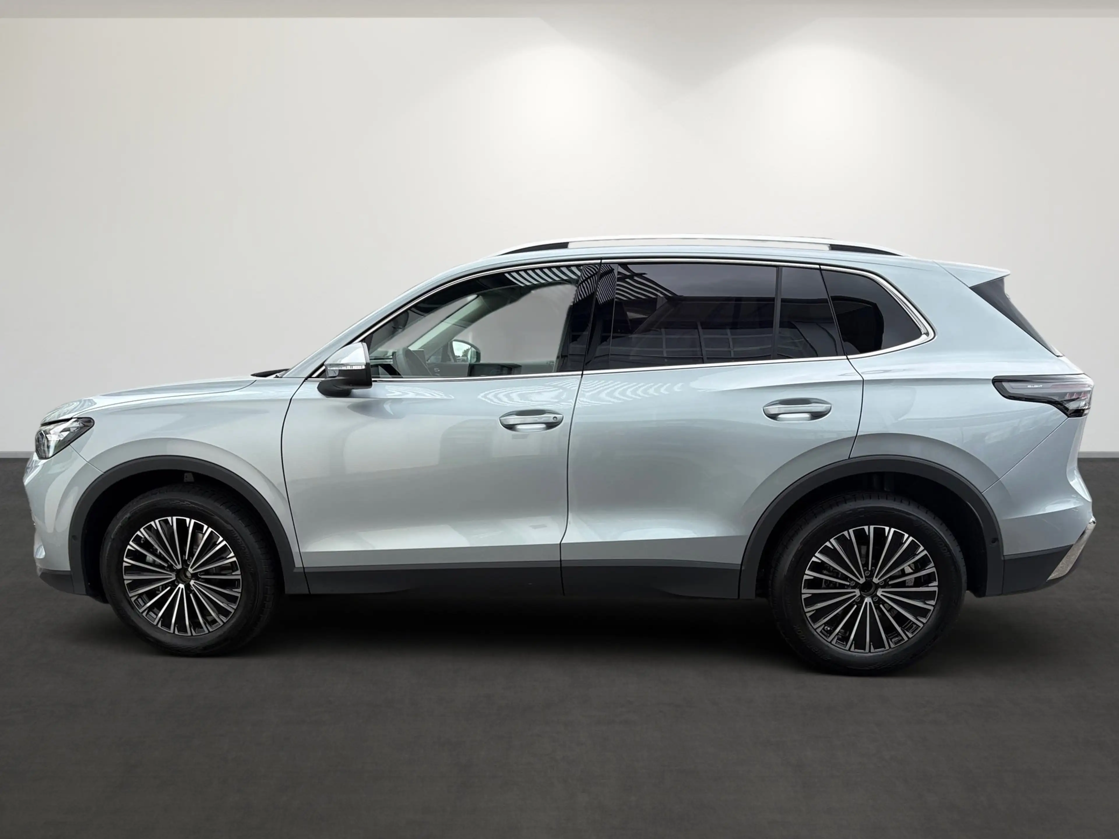 Volkswagen Tiguan 2.0 TDI Elegance *AHK*NAVI*KAMERA* — photo 7