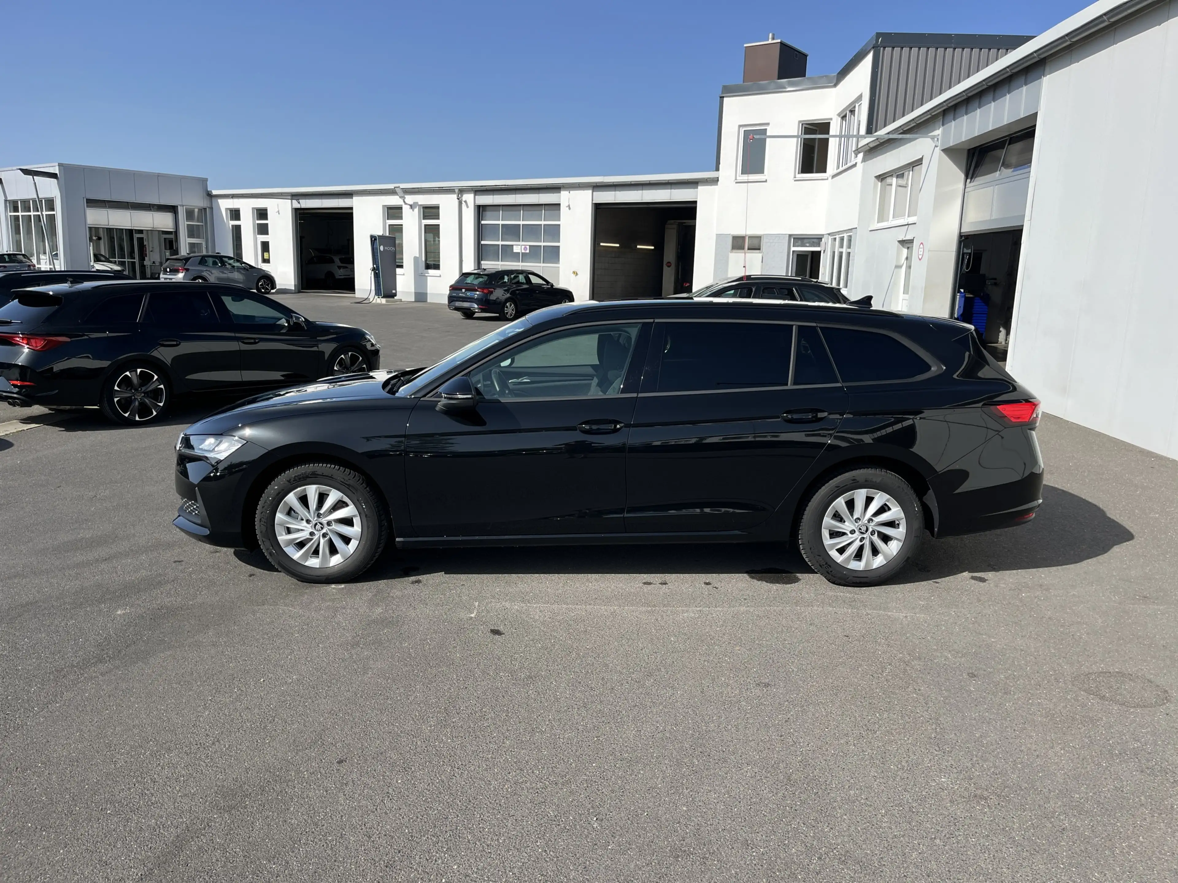 Skoda Superb Combi 2.0 TDI DSG Essence 199€ m.20% Anz. Navi A — photo 3