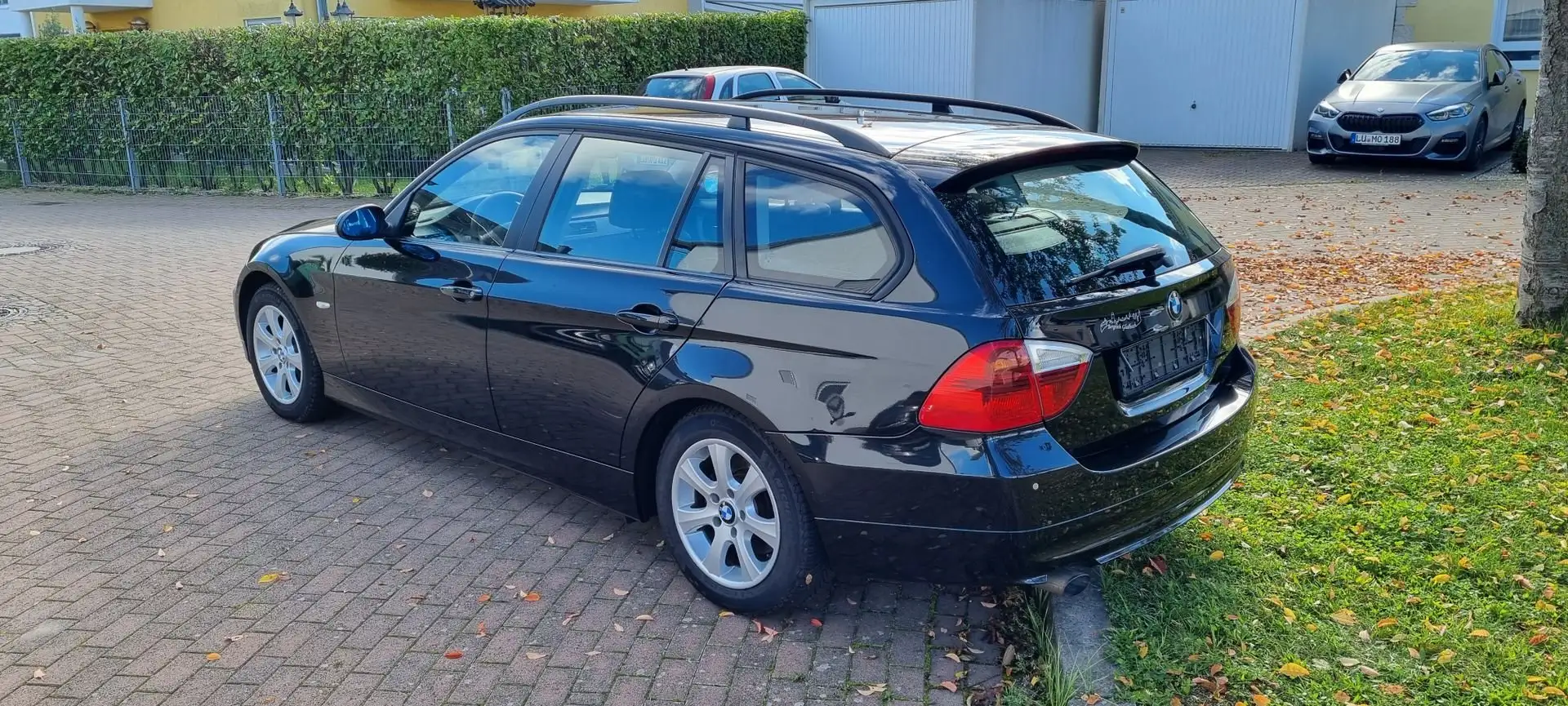 BMW 318 318d DPF Touring aus 2.Hand mit 143.687 Schwarz - 2