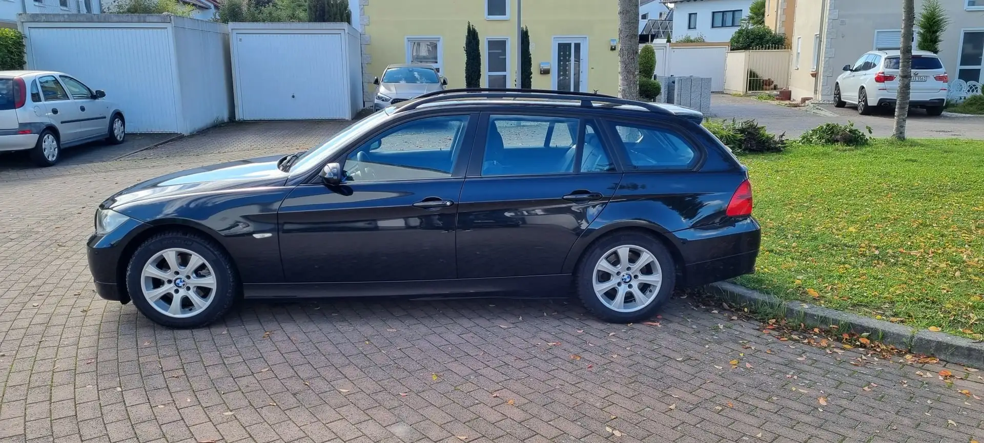 BMW 318 318d DPF Touring aus 2.Hand mit 143.687 Schwarz - 1