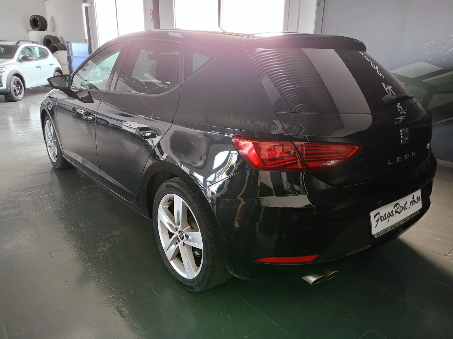 SEAT Leon 1.5 EcoTSI S&S DSG7 FR 150 Noir - 2