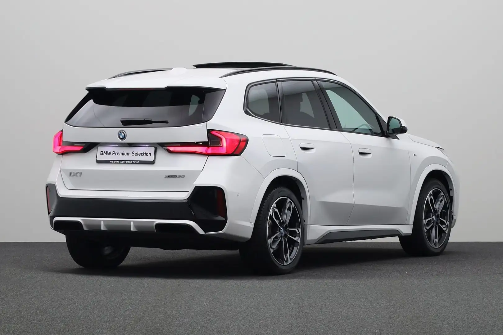 BMW iX1 xDrive30 67 kWh M-Sport | Harman Kardon | Panorama Blanc - 2